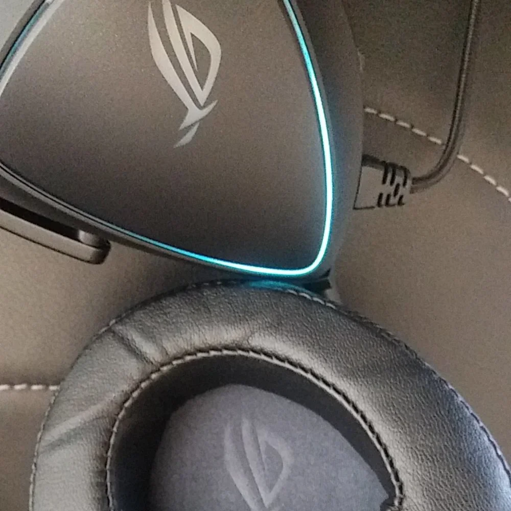ASUS ROG DELTA S Gaming Headset with USB -C and Ai powered microphone